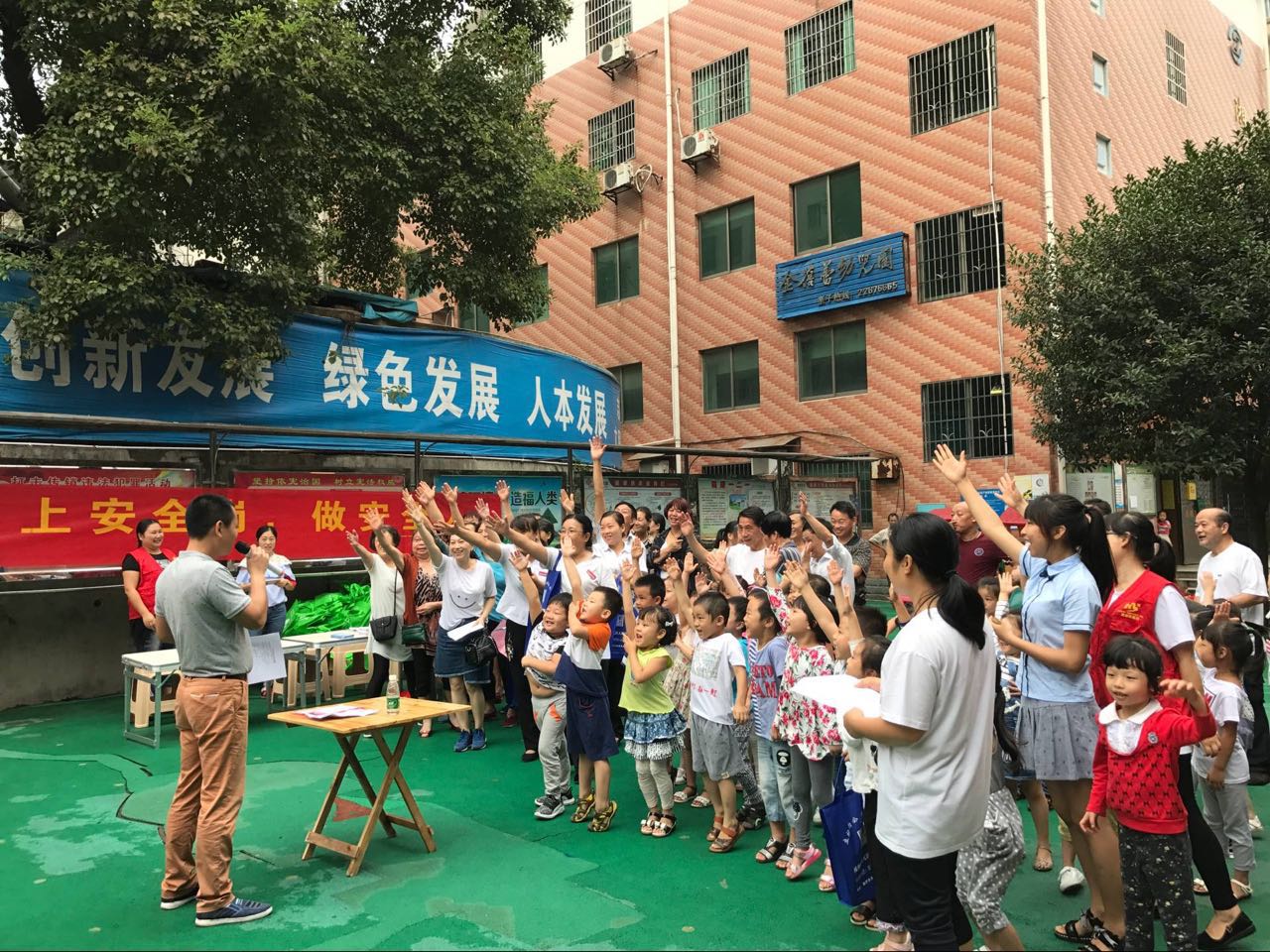 天元区司法局开展创文法治宣传活动切实提高普法知晓率