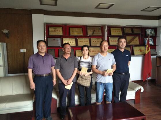 爱心无止境助学见真情--株洲市环保局"金秋助学"情暖贫困学子