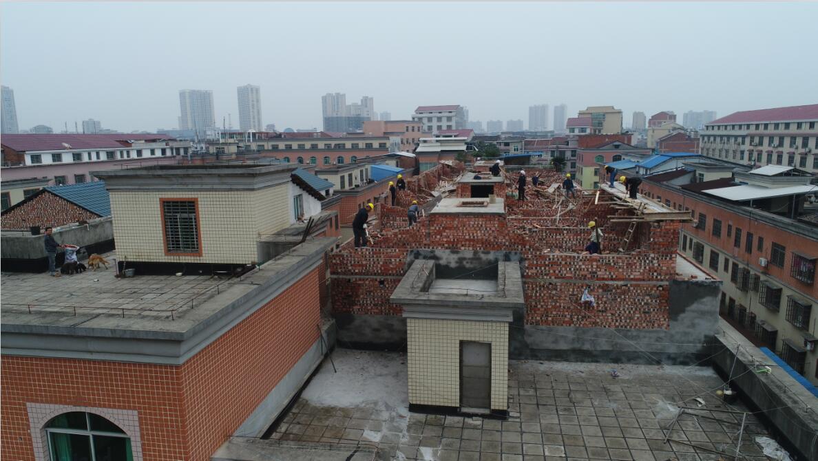 严密监管 拆除典型违建