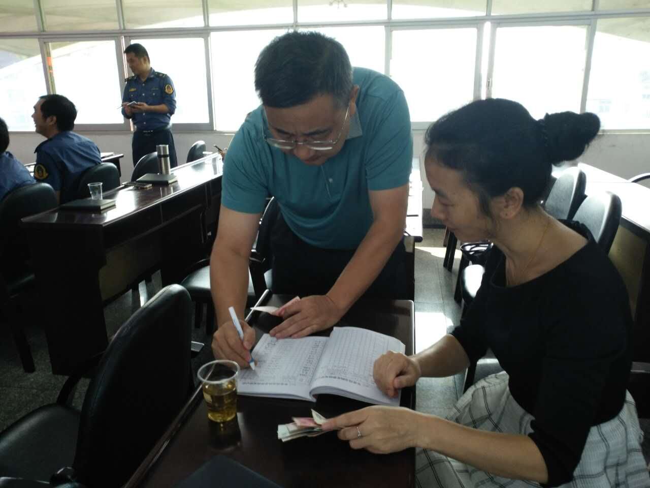 攸县公路局开展十月份主题党日活动