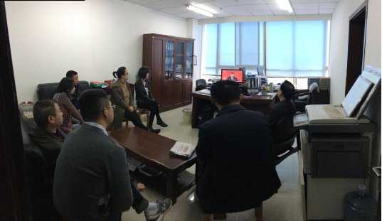 区商务和粮食局认真组织全体机关干部收到十九大开幕式