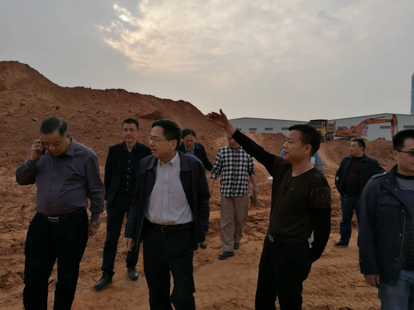 东富镇：省安监局副局长杨国庆来我镇视察红四方项目建设情况（图）
