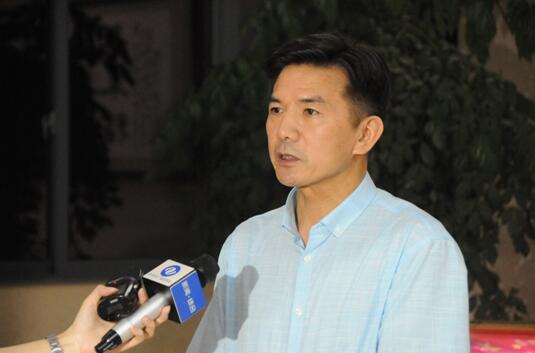 市环保局集中收看了大型政论专题片《将改革进行到底》第六集《守住绿水青山》