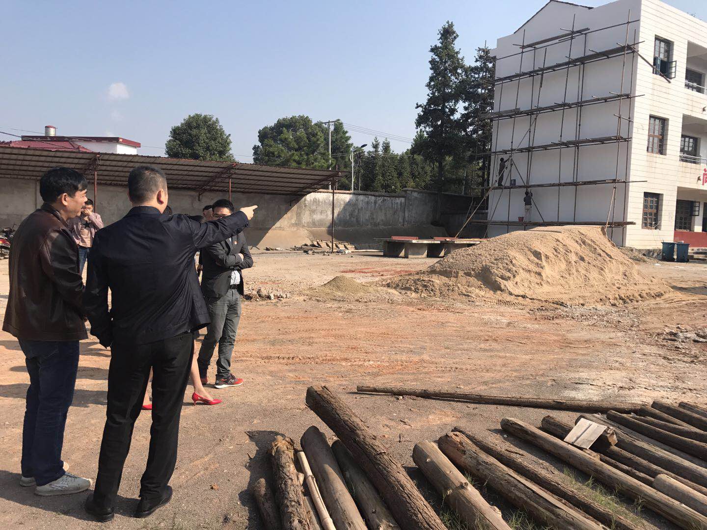 网岭镇督导村级综合服务平台建设