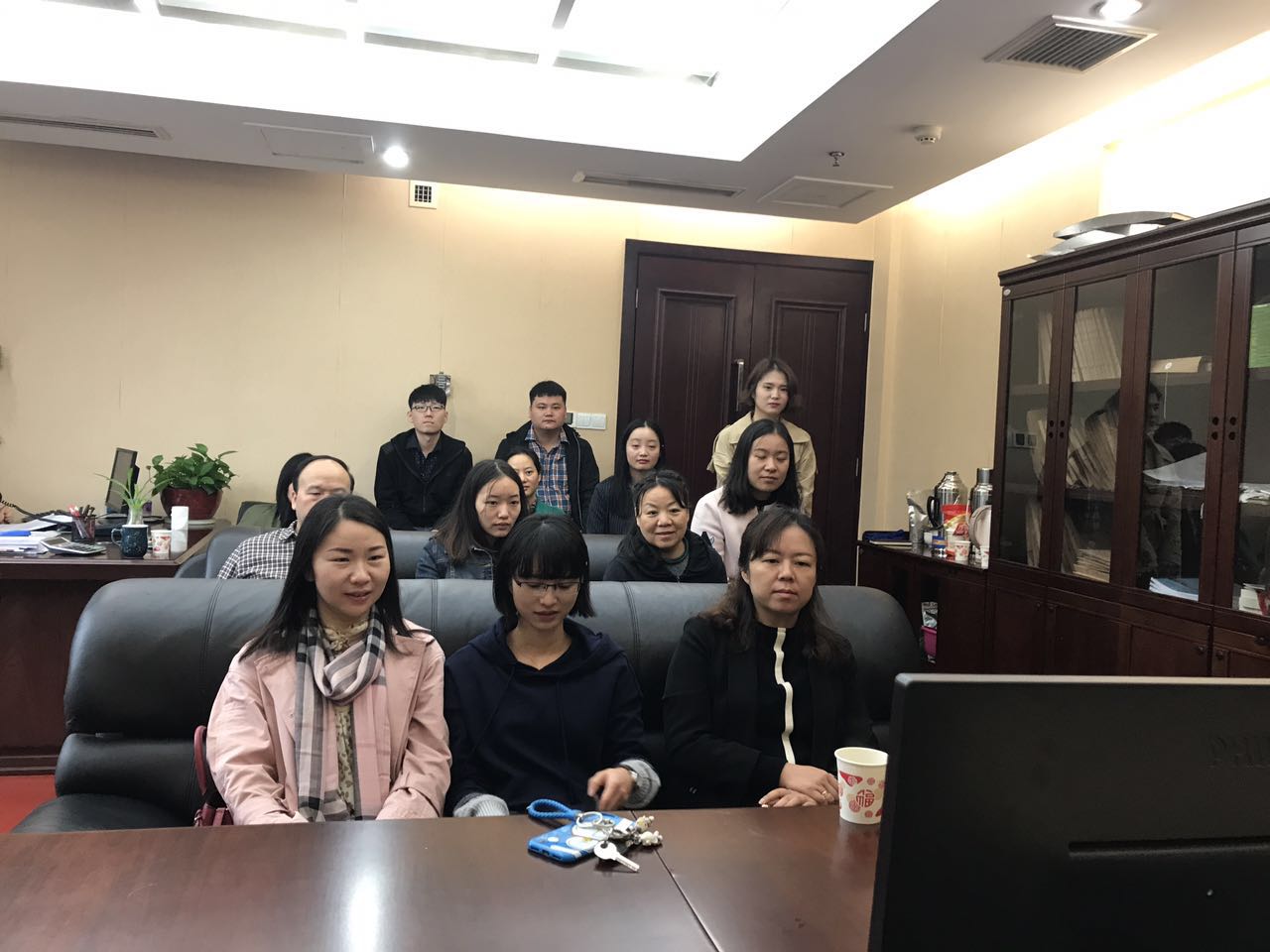 迎接党的十九大胜利召开 ——区民政局组织收看十九大开幕式直播