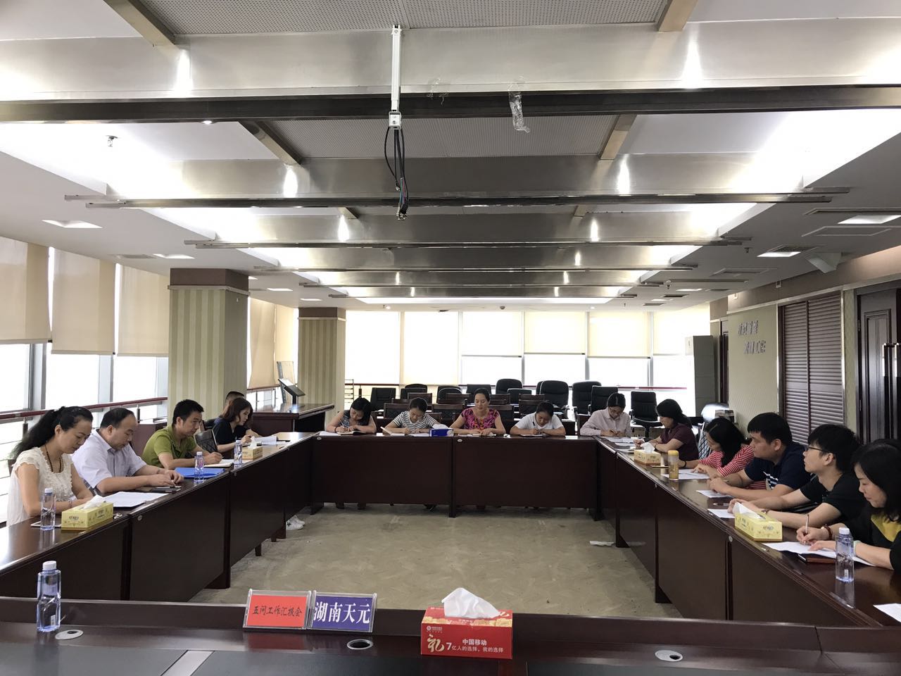 区民政局开展“喜迎党的十九大，对党说句心里话”专题研讨会