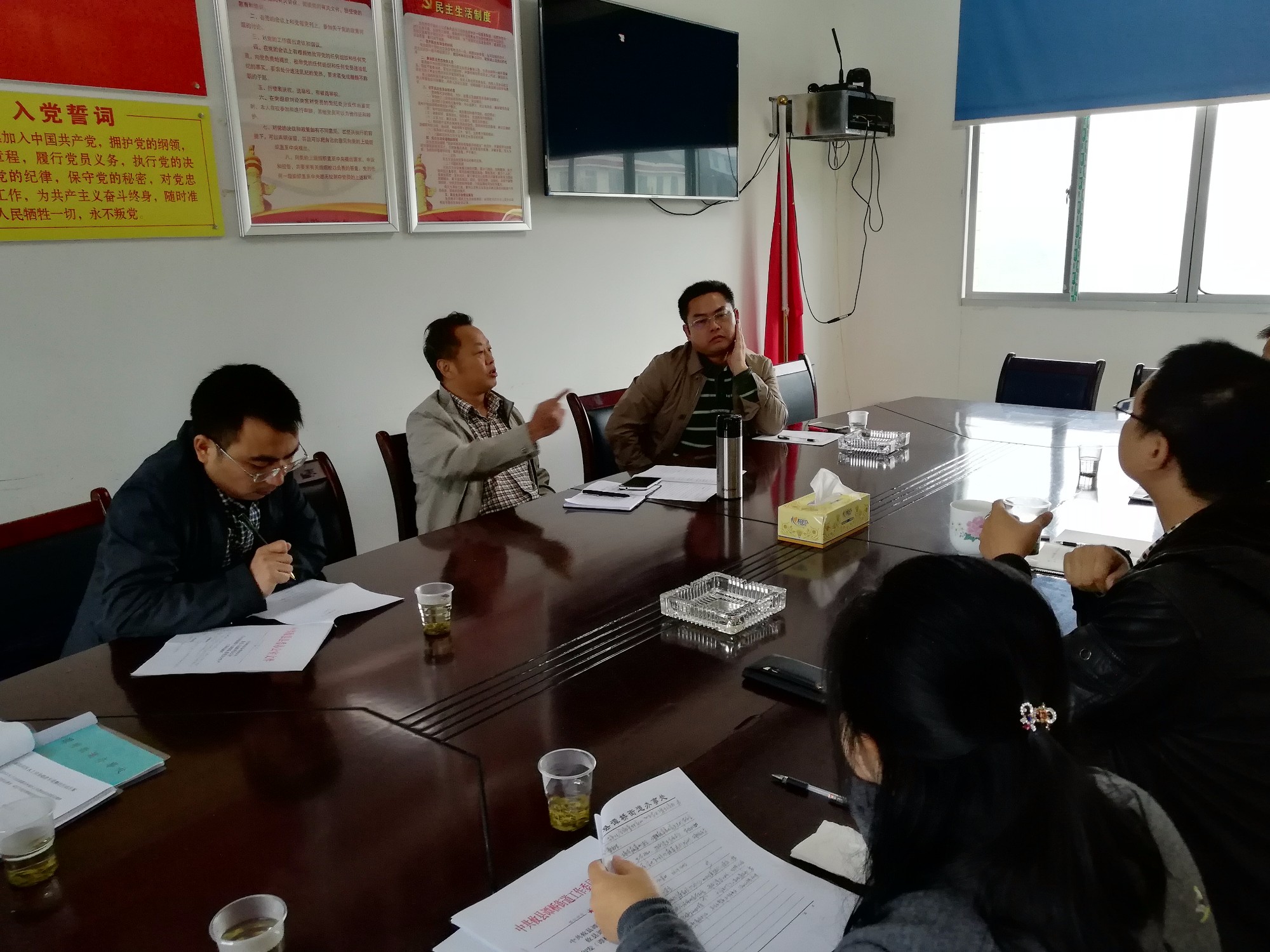 县人大常委会主任尹诺昂一行 到谭桥街道指导安全生产工作
