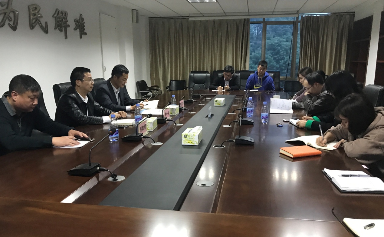 喜迎十九大 市信访局组织机关全体干部观看开幕式以及讨论观后感