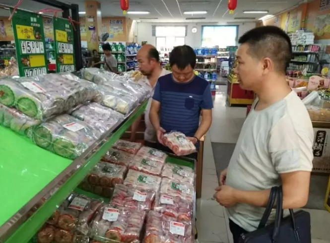 双节前夕各市场严把质量关 为群众舌尖上的安全保驾护航