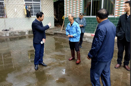 市住建局纪检组长李金华一行来攸督查攸县危房改造工作