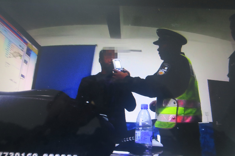 交警大队：查获一起无证酒驾交通违法行为
