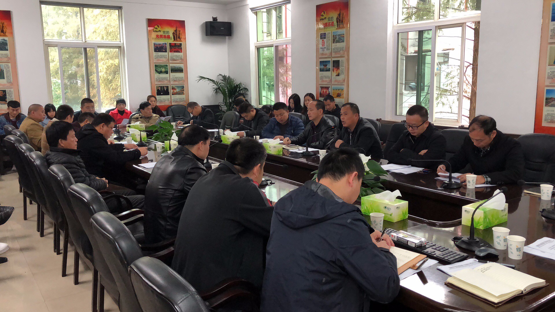 董家塅街道召开南方中学项目征地拆迁工作动员会