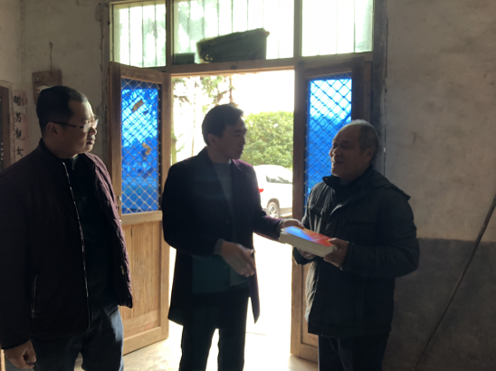 石亭镇：十九大精神进基层，脱贫致富信心足（图）