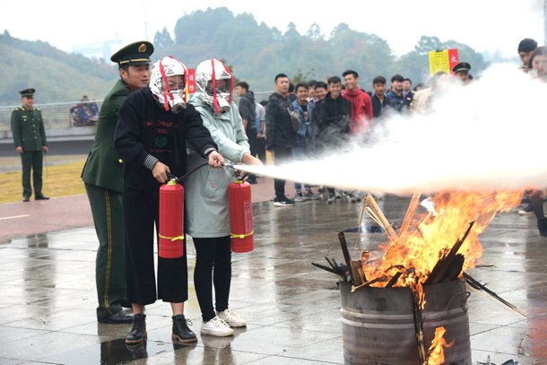 蔡周良 付访华出席云龙消防安全宣传月暨主题活动启动仪式