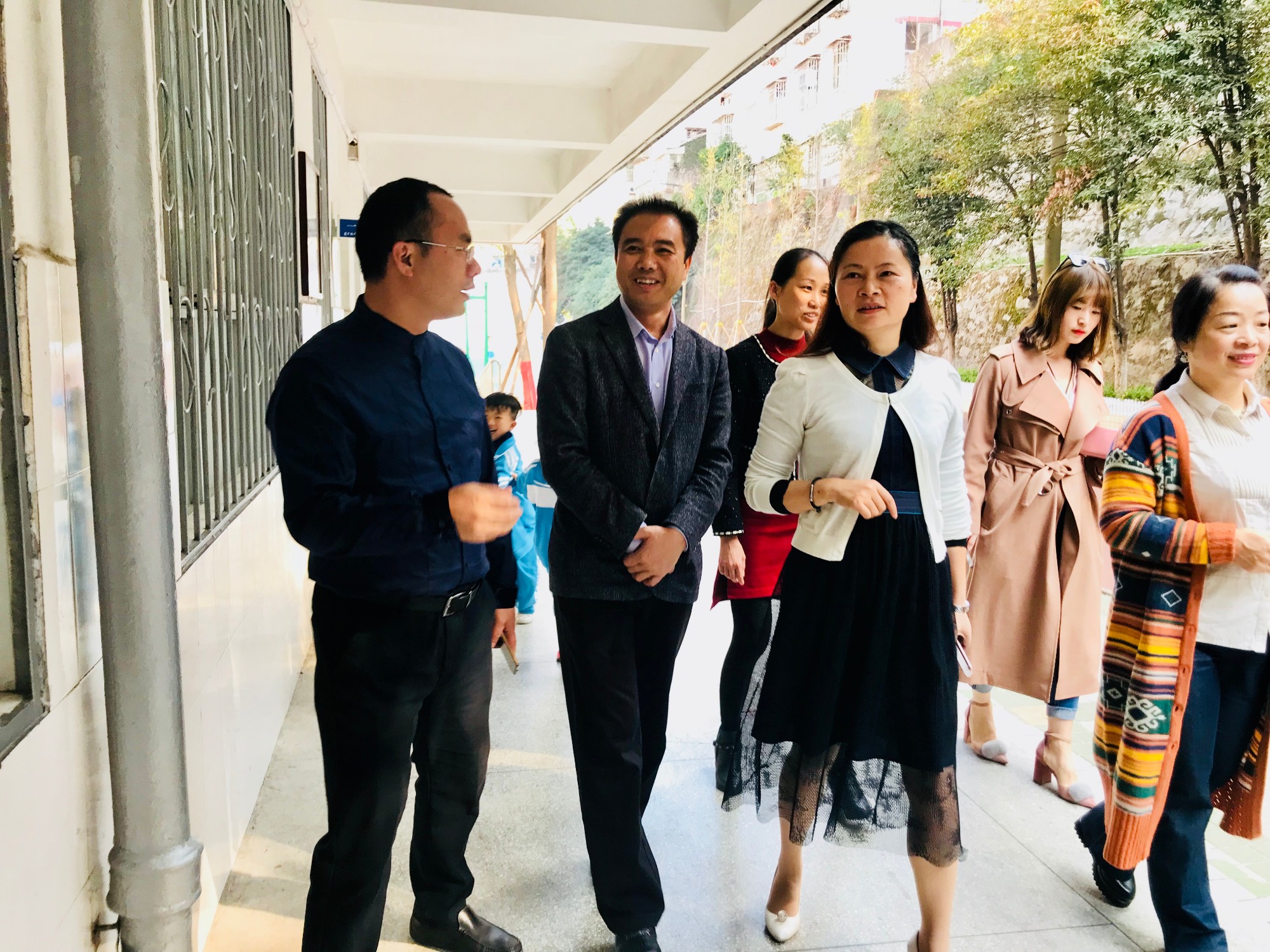 区委常委、纪委书记邹建平到庆云山小学调研指导工作