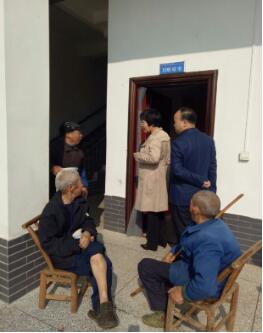 黄芳副区长深入基层调研指导基层党建和扶贫帮困 工作