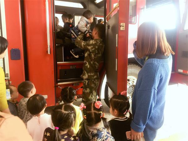 攸县消防站对外开放全面开展119宣传活动