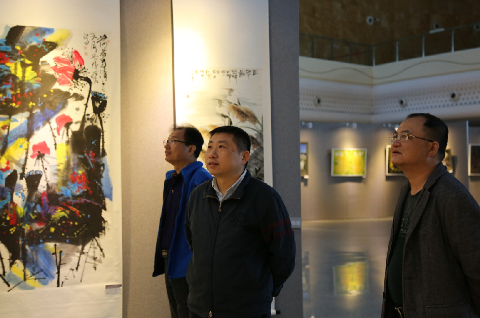 天元区工商联组织党员干部参观廉政书画展