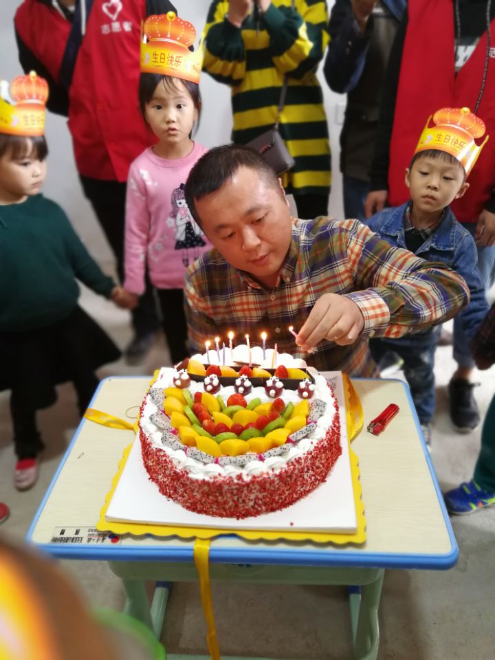 “小生日 大感动” 芦淞区民政局为留守儿童过生日