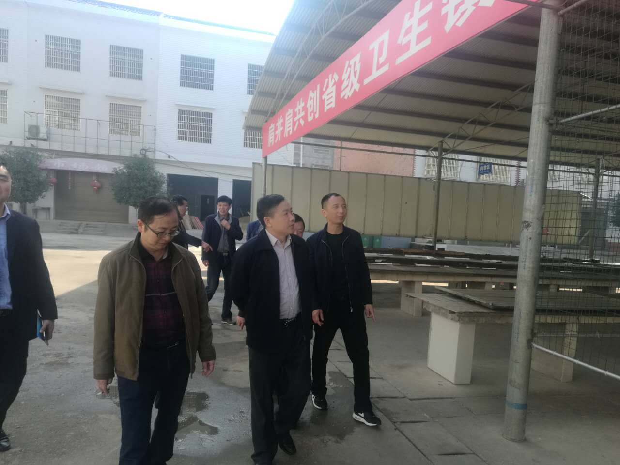 沈潭镇：顺利通过省级卫生镇现场验收（图）