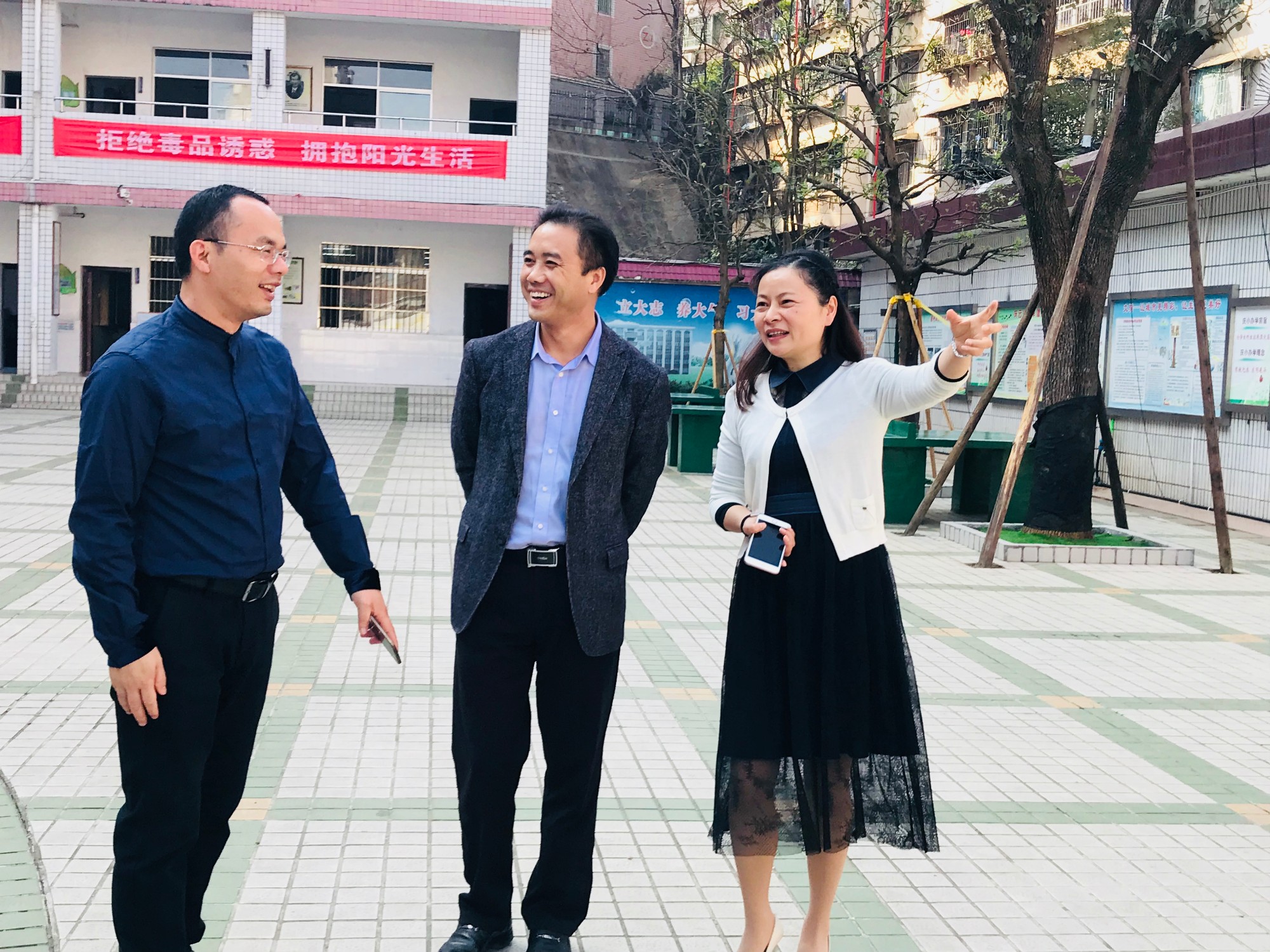 区委常委、纪委书记邹建平到庆云山小学调研指导工作