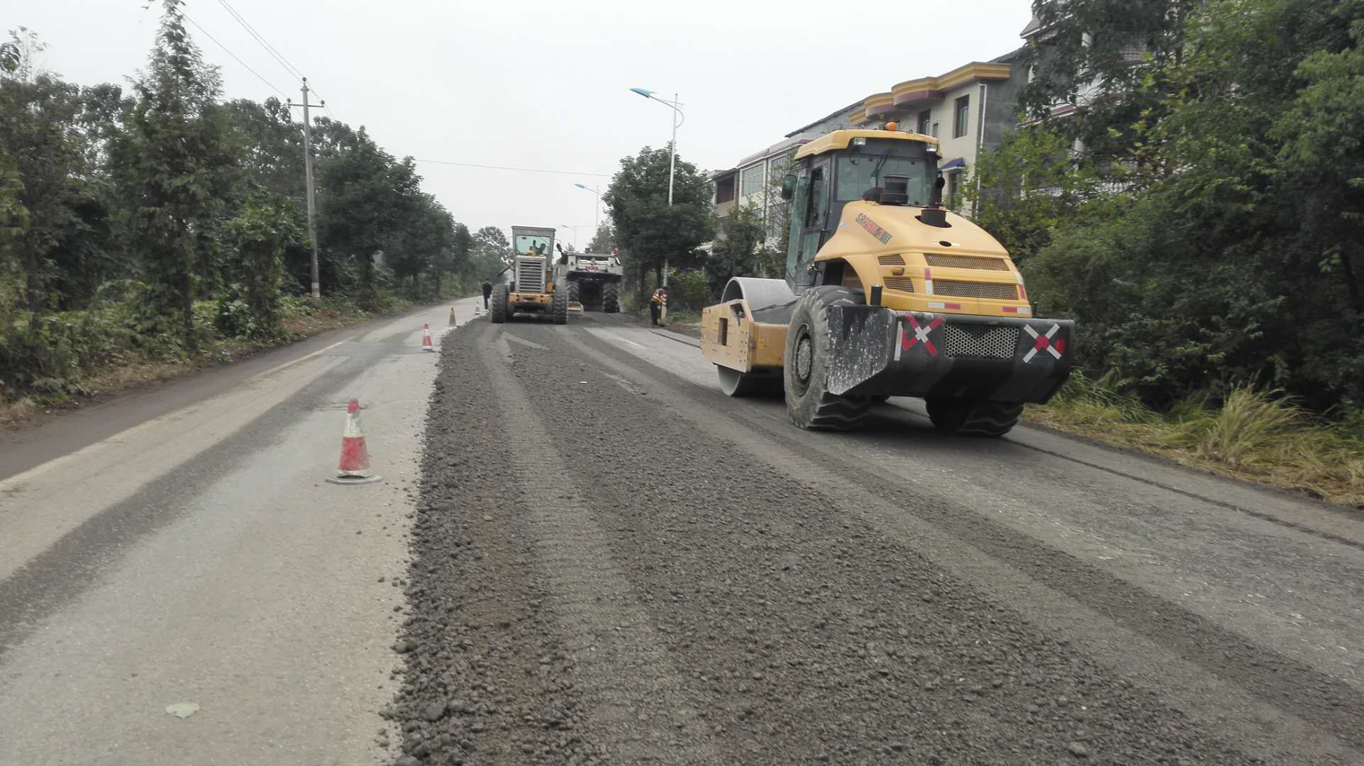 攸县S212线路面大修工程就地冷再生底基层完工