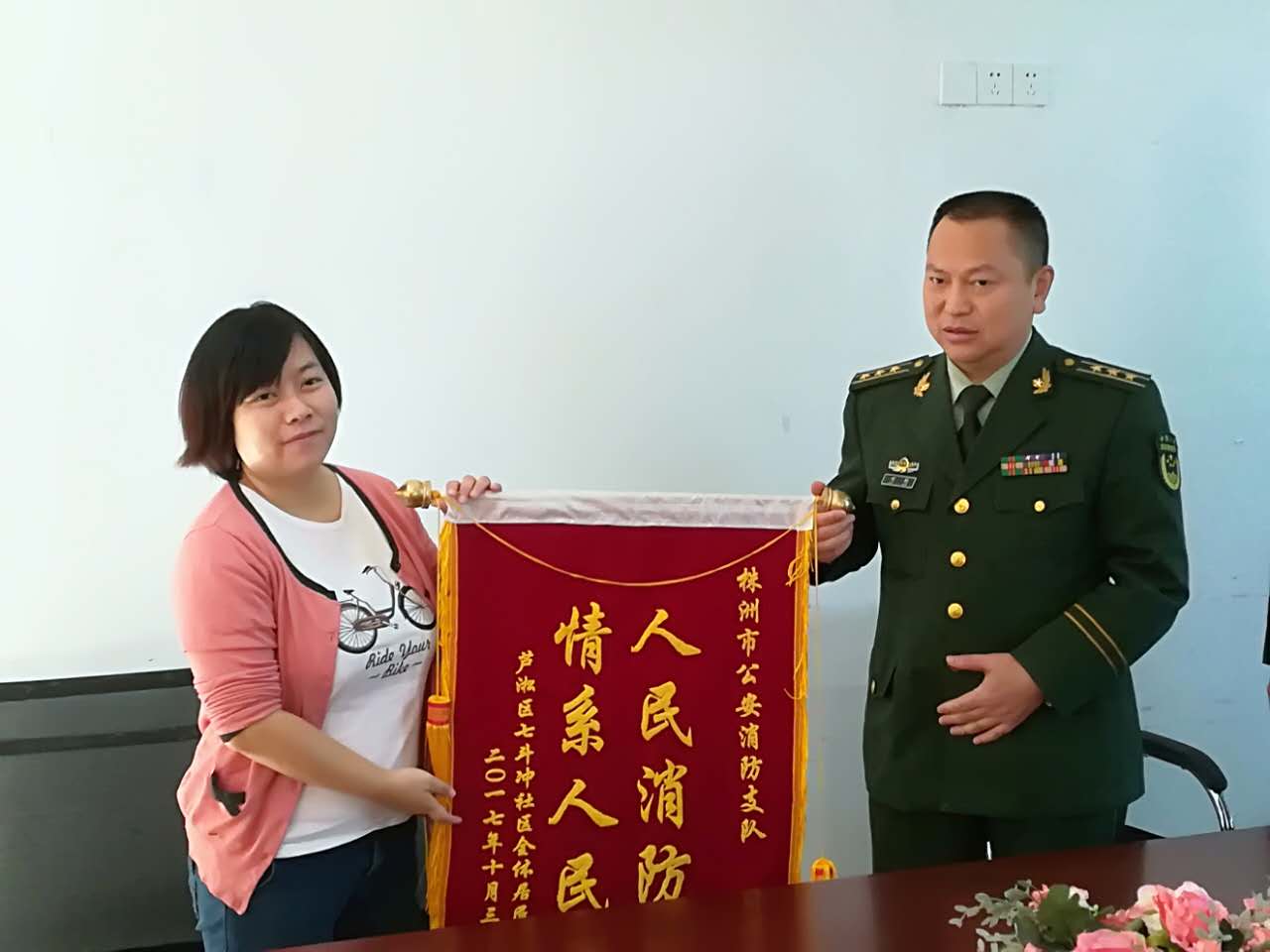 党代表驻室接待 为民办事显成效