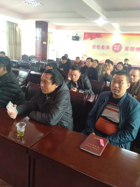 攸县林业局在丫江桥等地调研油茶育苗产业情况