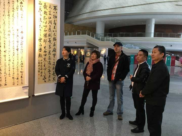 机关事务服务中心观看“清风株洲”廉洁文化创作活动书画作品展