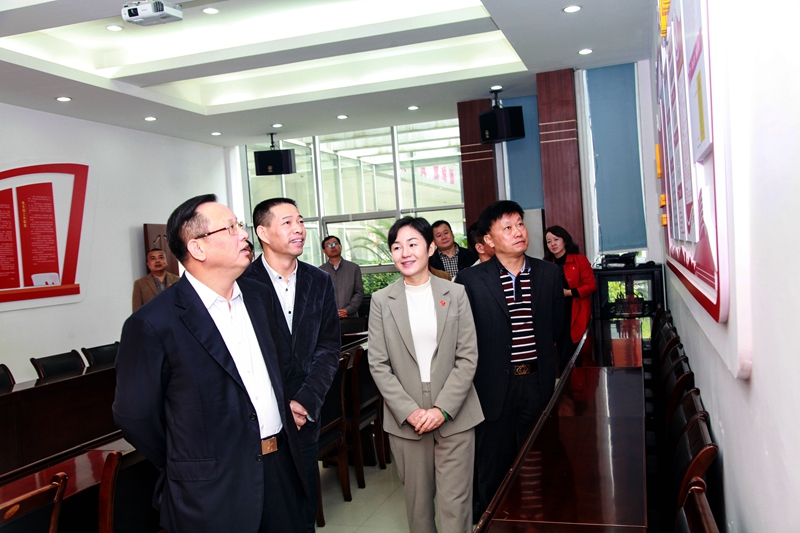 市委副书记雷绍业一行来我局调研党建和绩效考核工作