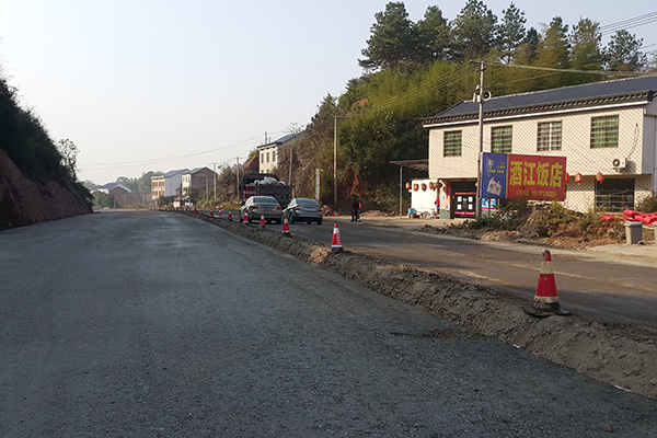 旺景区:攸县网酒公路项目建设进展顺利 预计明年7月前完工