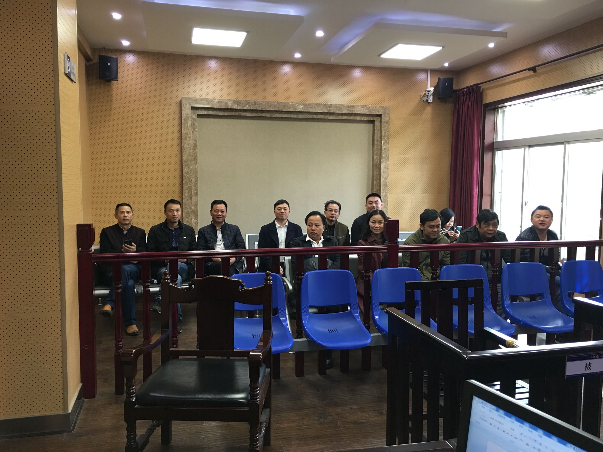 营造非公经济良好环境，组织参加“12•4”公众开放日活动