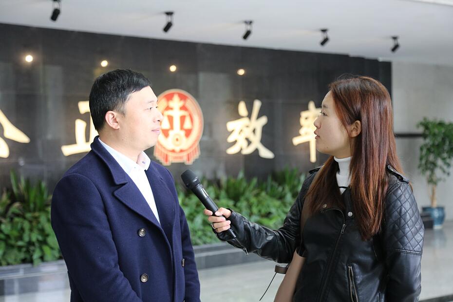 营造非公经济良好环境，组织参加“12•4”公众开放日活动