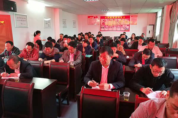 尹诺昂到谭桥街道宣讲党的十九大精神