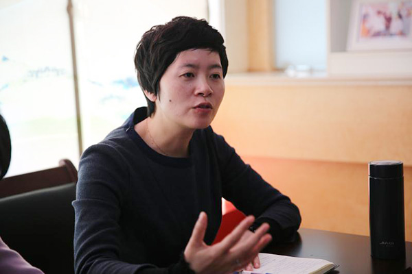 杨喜兰到春联街道春联社区宣讲党的十九大精神