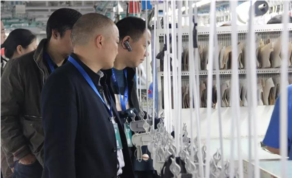 株洲服饰产业智能制造学习培训班赴红领集团学习考察