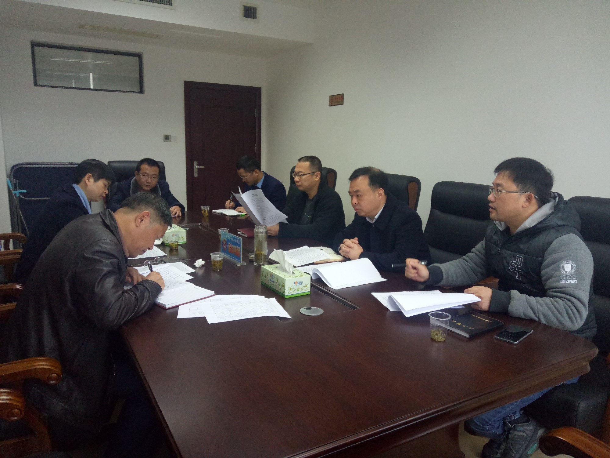 县人大常委会副主任唐晓明一行来经科局调研工业经济运行情况