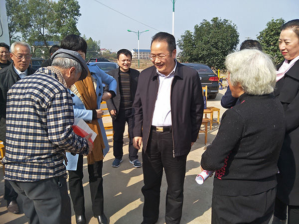 株洲市委常委、宣传部长聂方红来攸调研指导农家书屋建设管理工作