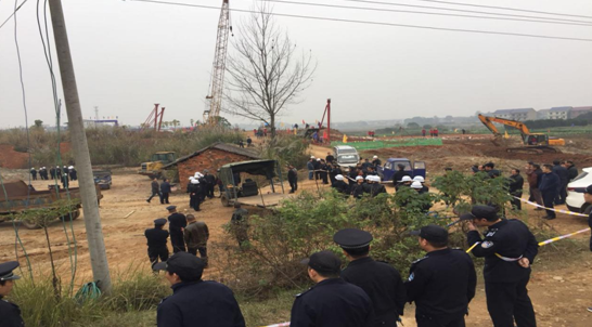 攸县多部门联合行动成功助拆 “洣水四桥”项目中违建砂石场
