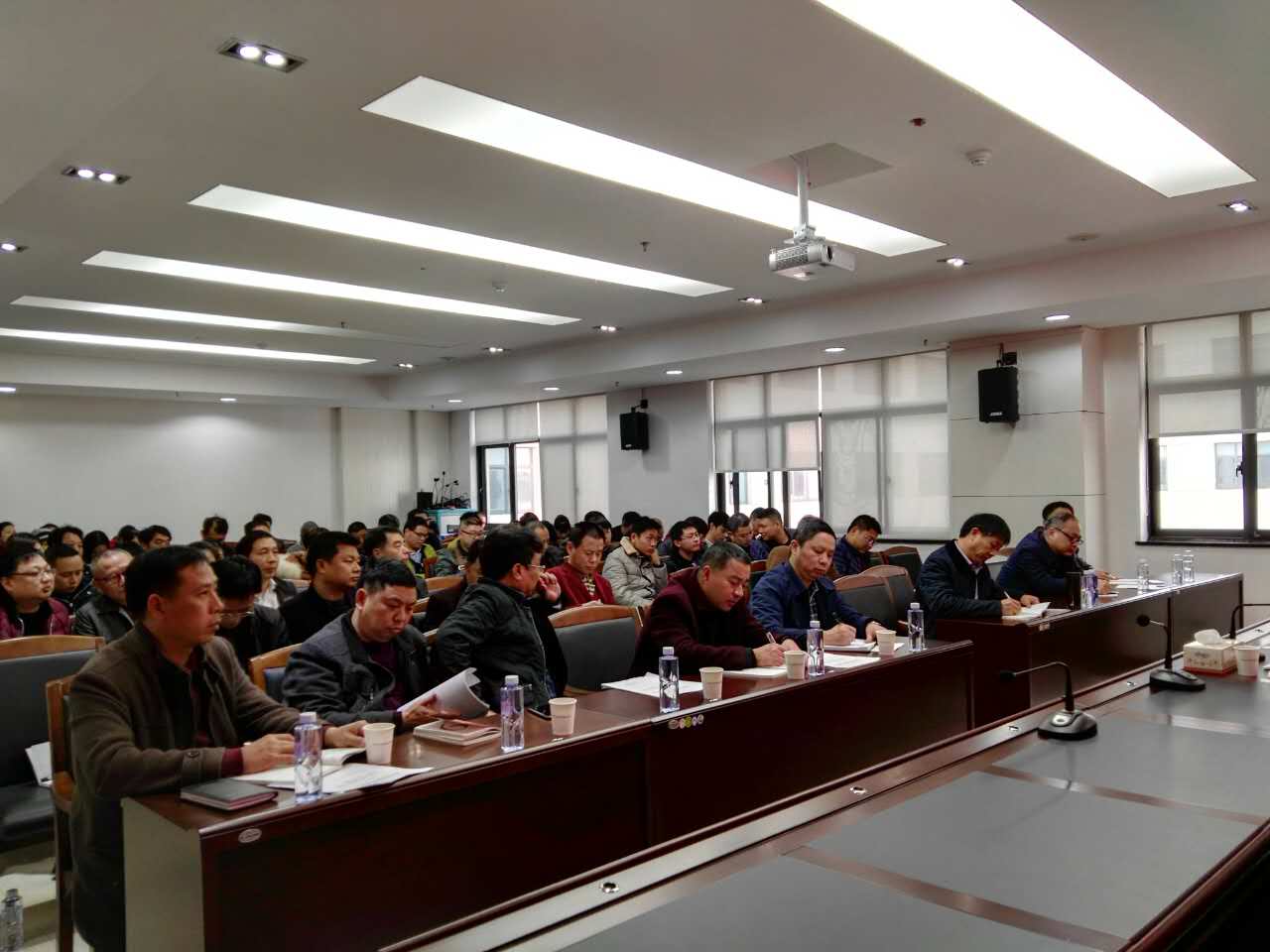 县住建局邀请县委宣讲团进行十九大精神宣讲