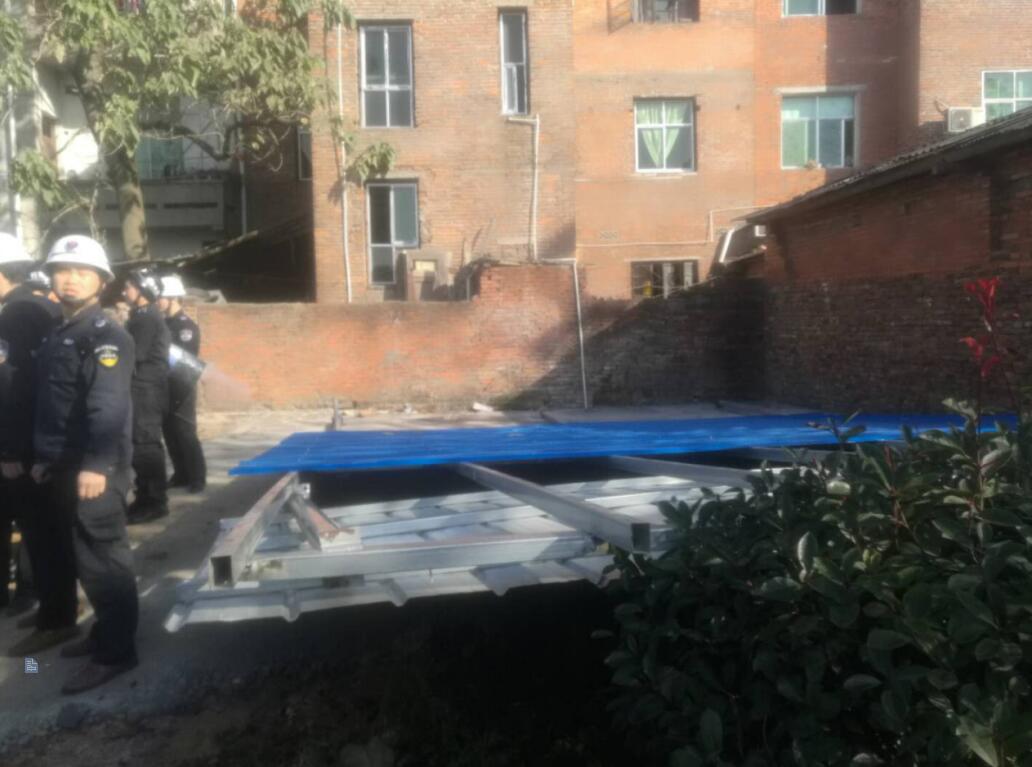 依法文明拆违，打击突击抢建