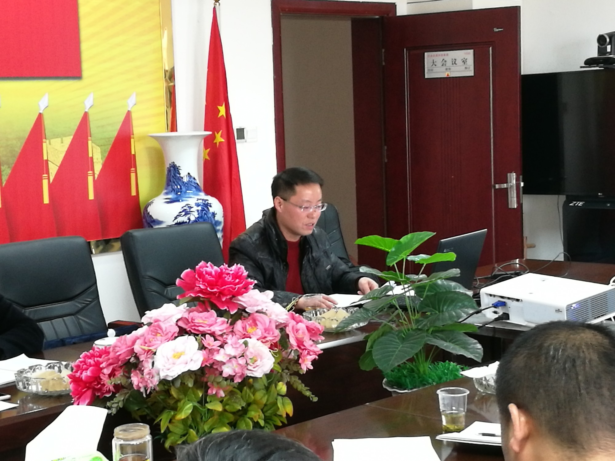 县委宣讲团在县发改局宣讲党的 十九大精神