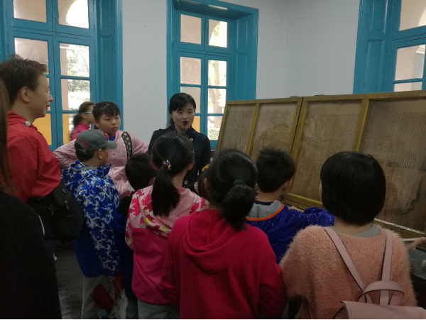 志愿讲解，一路随行