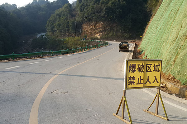 副县长彭顺昌调研S339线酒埠江至网岭公路项目进展情况