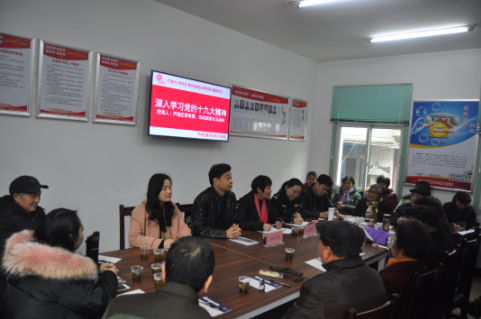 区委常委、统战部长冯湘玲到建设街道沿河社区开展“同心惠民 书写赠送春联”活动