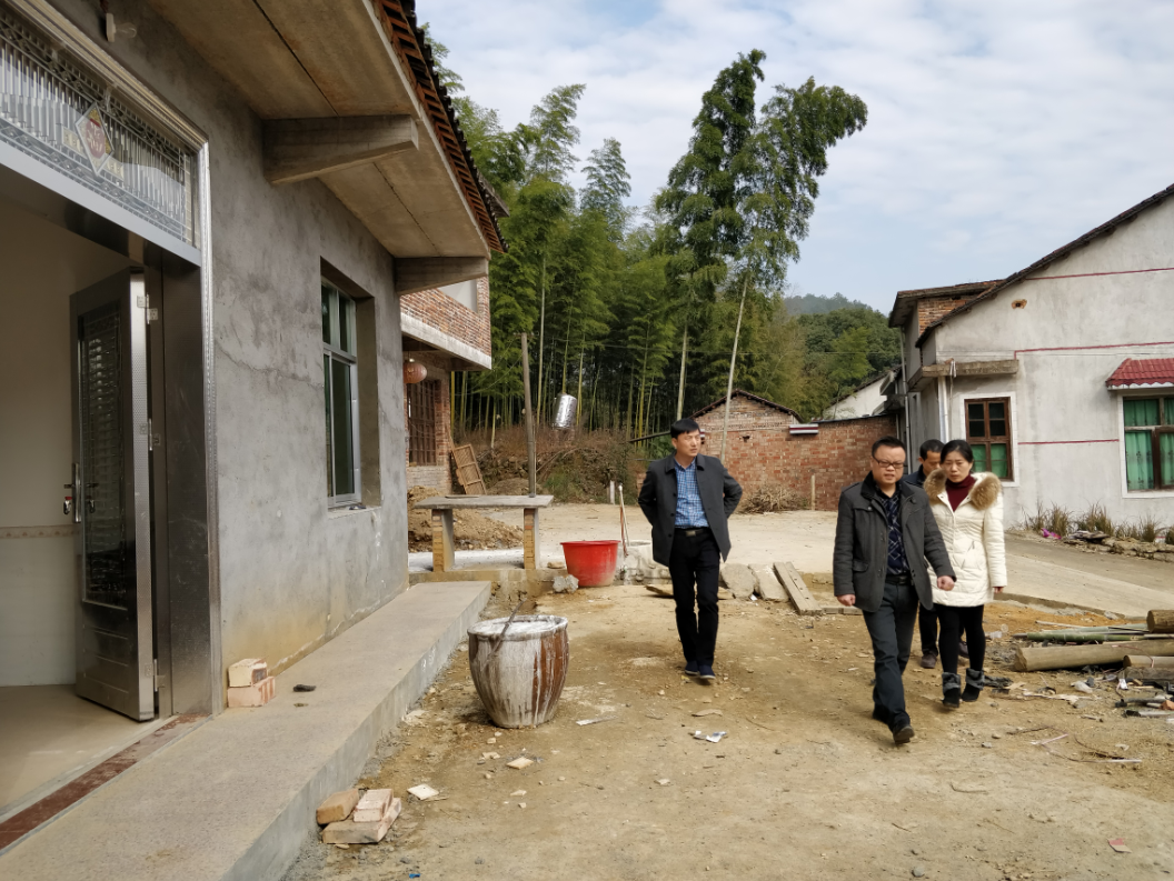 莲塘坳镇进行易地扶贫搬迁核查工作