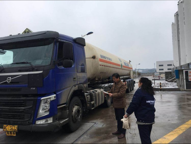 冰雪天,有了他们,我们才温暖安心 ——记天元区冰雪“保卫战”