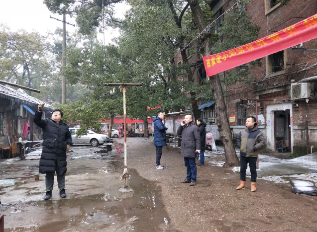 严阵以待，抗击冰雪，贺家土街道在行动