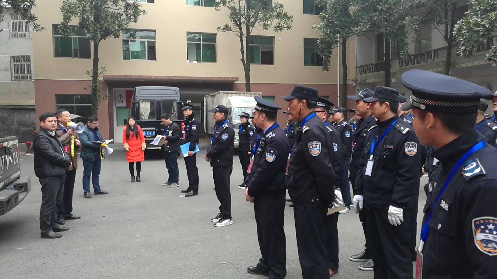 攸县城管大队扎实推进皇图岭特色小镇环境整治工作