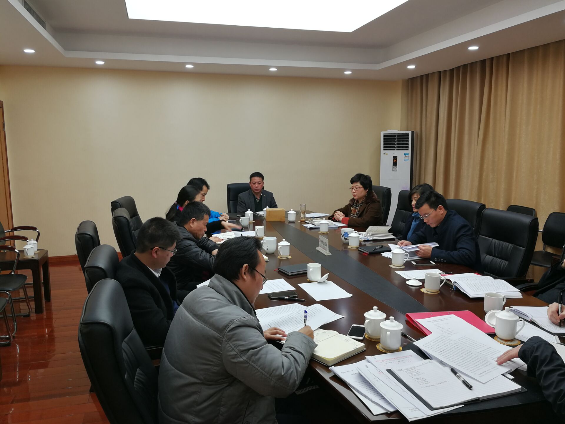 市政府经济金融办举行2018年理论中心组第一次集中学习
